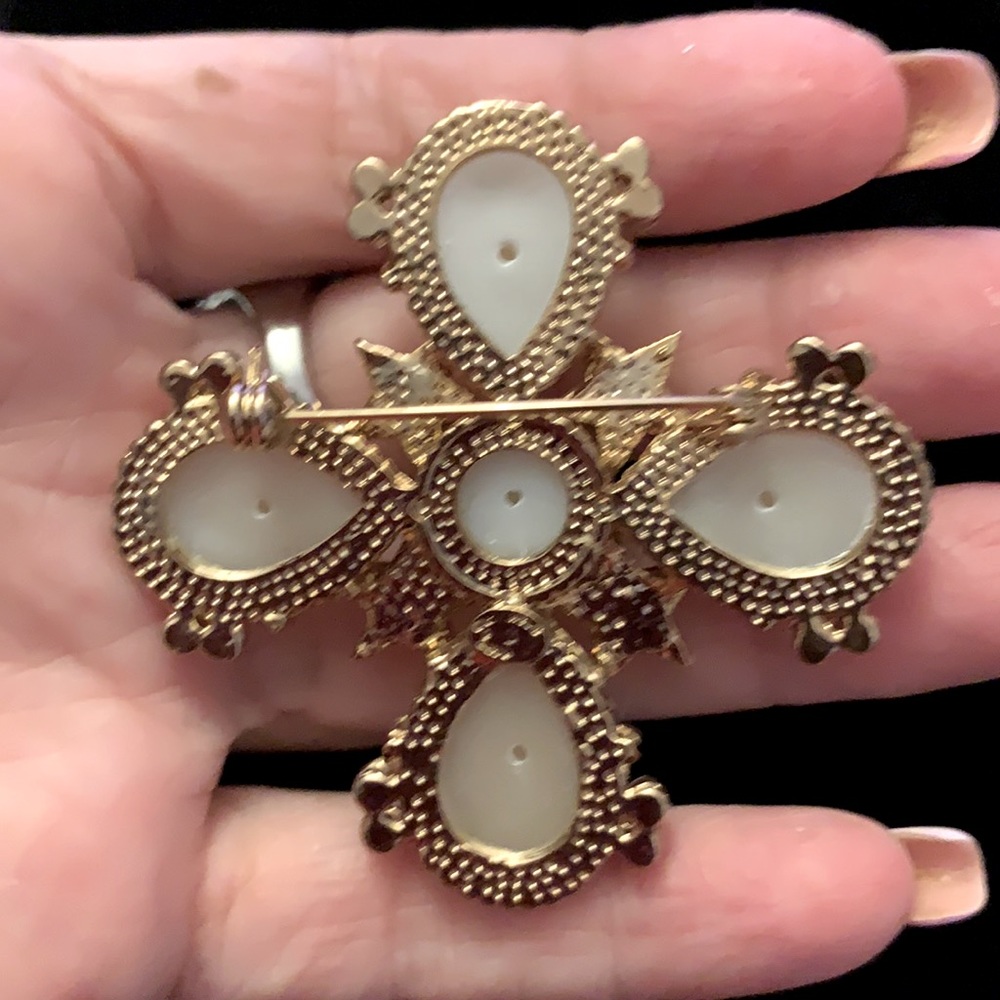 Brooch - Picture 3 of 3